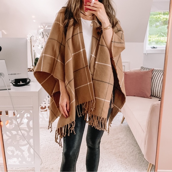 Abercrombie & Fitch Accessories - Abercrombie Plaid Poncho